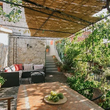 House Rusula