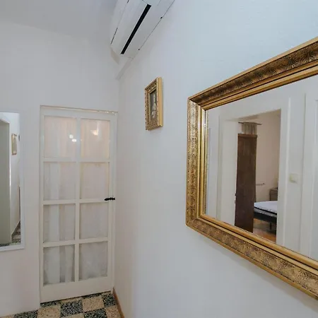 House Rusula Vrsine