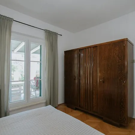 House Rusula Vrsine