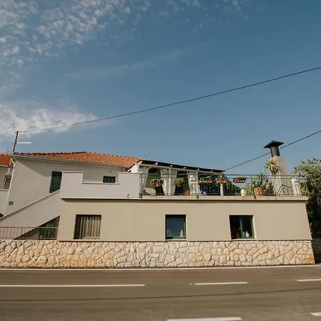 House Rusula * Vrsine