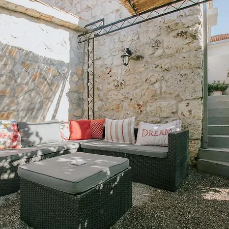 House Rusula